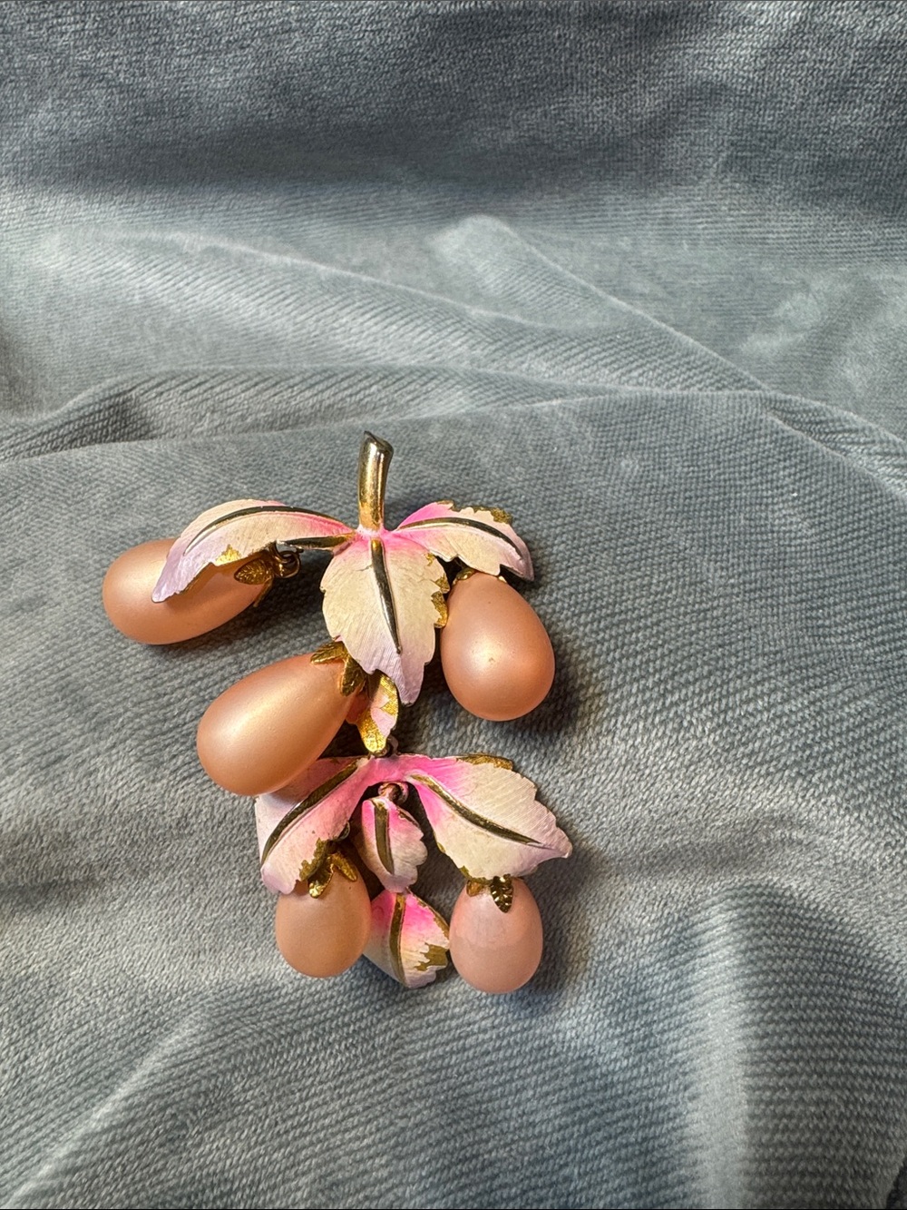 Vintage Park Lane Pink Gold Leaf Cluster Brooch/Pendant with Matte Peach Pearls
